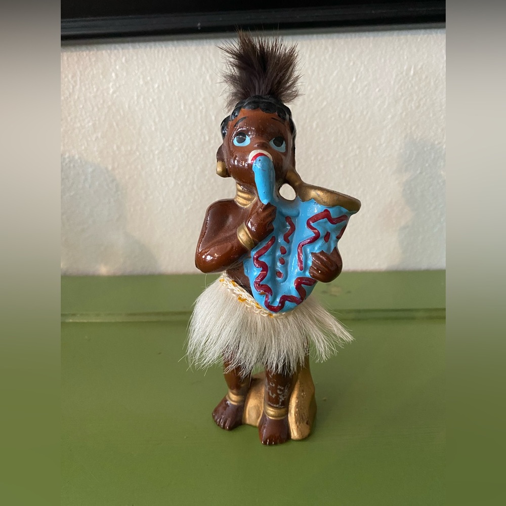 Vintage black African native made by Victoria Ceramics (c-s&b01)